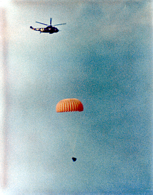 Space History Photo: Gemini 12 Splashdown